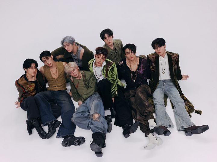 '빌보드 200 3번째 1위 확실' 에이티즈, '매운맛' 넘어 '동기화'로