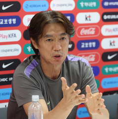 김영광, 생방송 중 "홍명보 나가"…안정환 당황 고개 푹