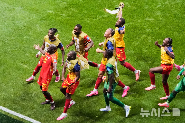 위사 멀티 골 민주콩고, 우즈베키스탄 3-1로 격파