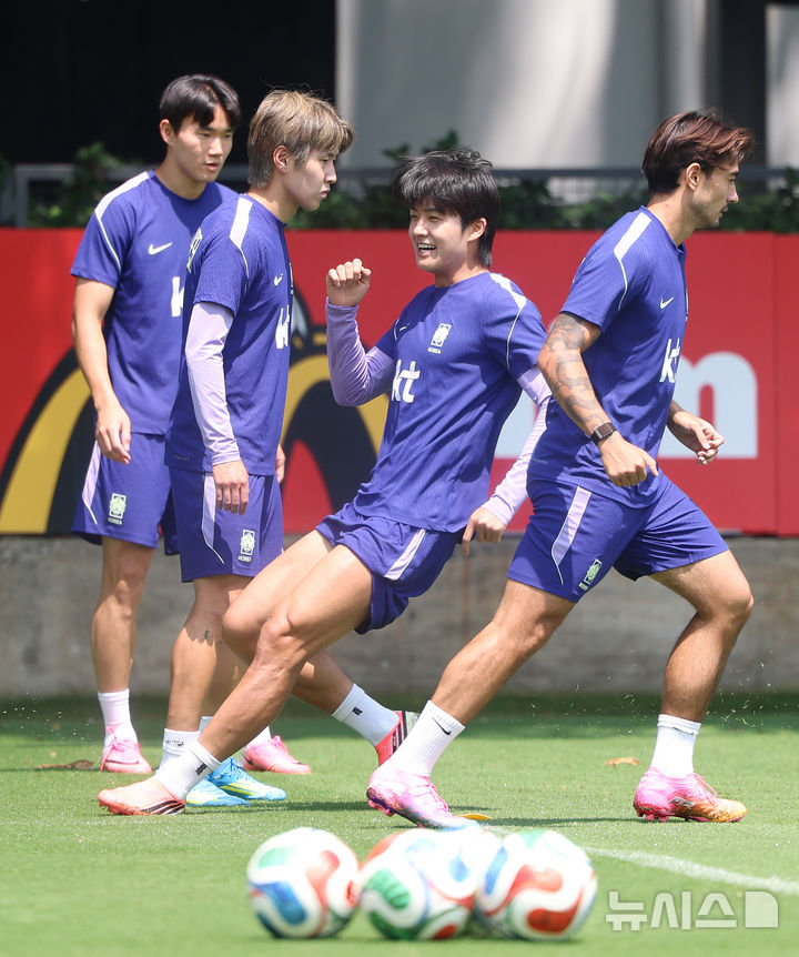 과달라하라서 훈련하는 축구 대표팀