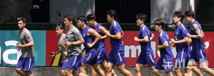 축구대표팀, 무거운 분위기 속 러닝