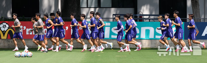 축구대표팀, 무거운 분위기 속 러닝