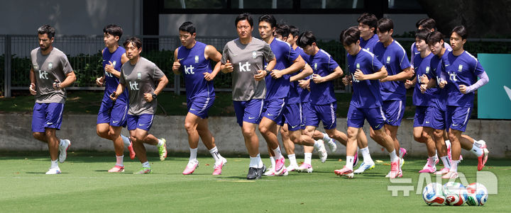 축구대표팀, 가볍게 러닝으로 훈련 시작