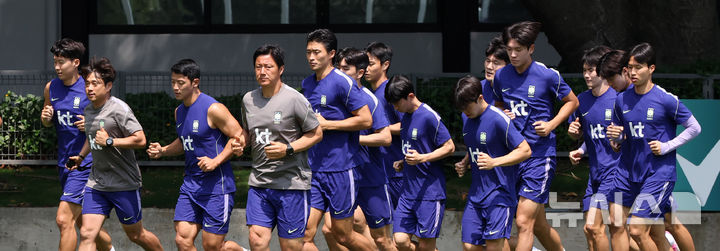 축구대표팀, 무거운 분위기 속 러닝