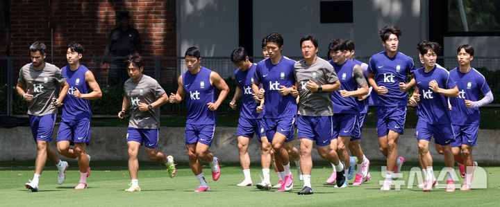 축구대표팀, 가볍게 러닝으로 훈련 시작