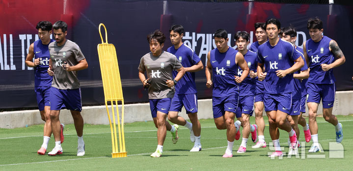 축구대표팀, 가볍게 러닝으로 훈련 시작