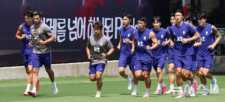 축구대표팀, 가볍게 러닝으로 훈련 시작