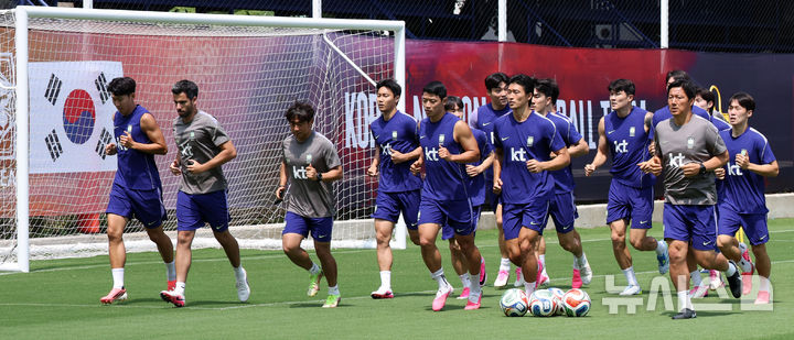 축구대표팀, 무거운 분위기 속 러닝