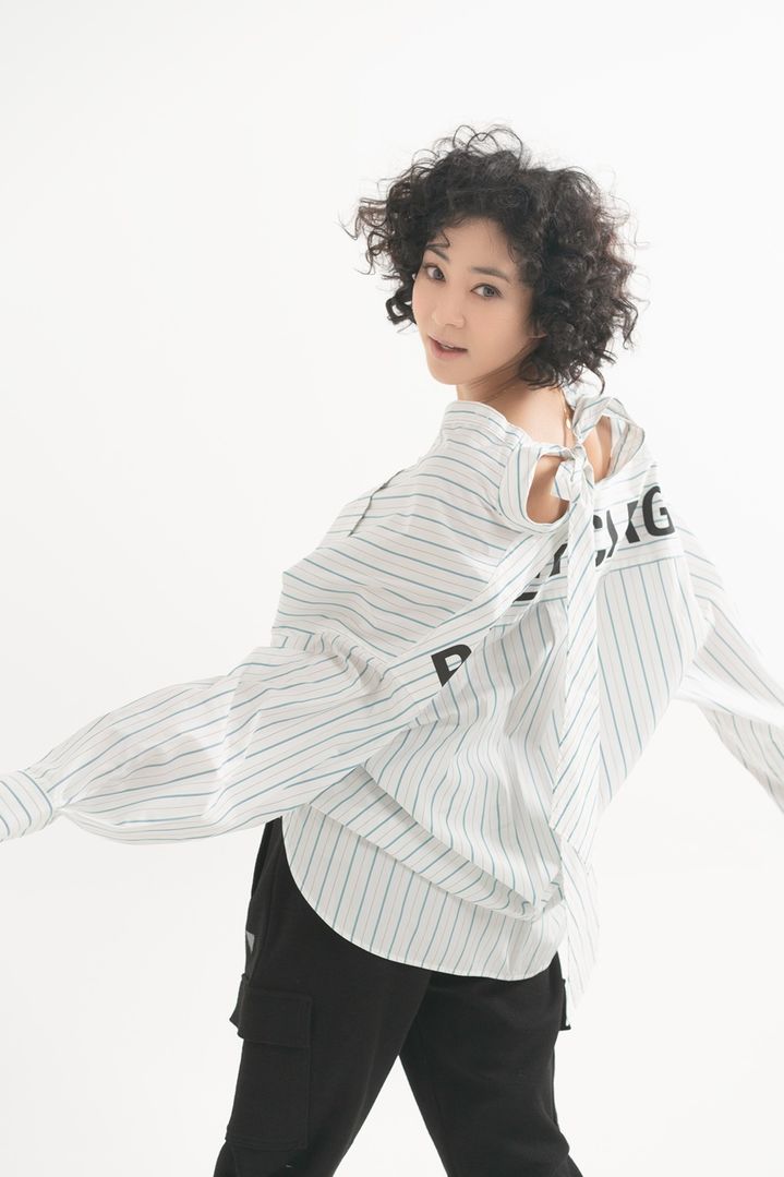 '까만 콩' 이본, 27년 만에 가수 컴백…'블랙 콩'