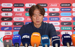 경찰, '홍명보 선임' 축협회장 수사 2년째…고발 8건 접수