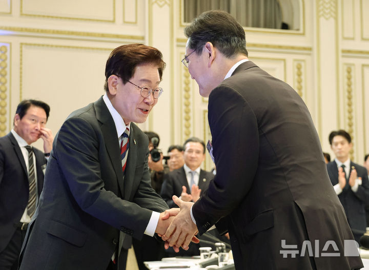 이 대통령, 이재용과 비공개 만찬…반도체·대미투자 논의한 듯