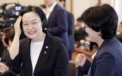 이 대통령, 한성숙 국무총리 인준안 재가…역대 두 번째 女총리