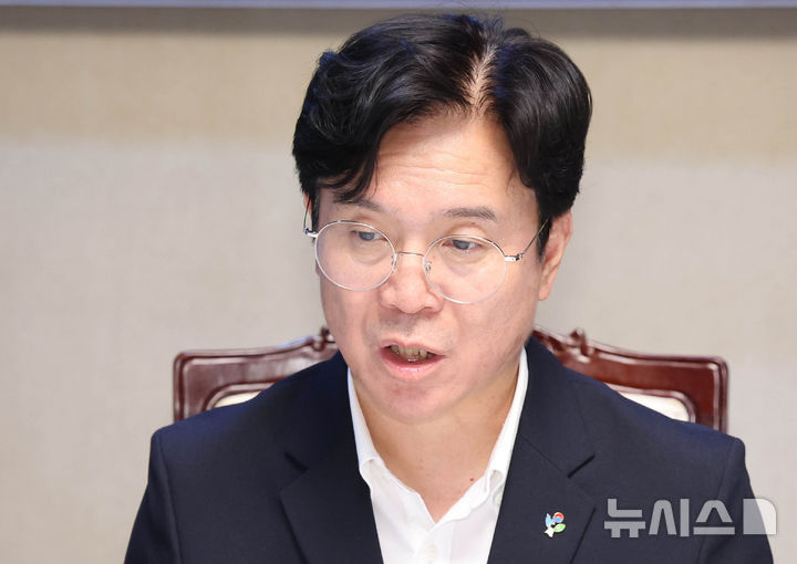 김영훈 장관, '삼전닉스' 성과급 백지화 공문설에 "명백한 가짜뉴스"(종합)