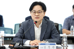 산업장관 "3대 메가프로젝트 속도…반도체로 저성장 반전"