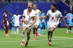 '케인 멀티골' 잉글랜드, 민주콩고에 2-1 역전승…멕시코와 16강전[월드컵24시]