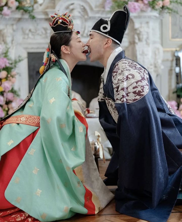 '케데헌 루미 목소리' 아든 조, 한복 입고 결혼