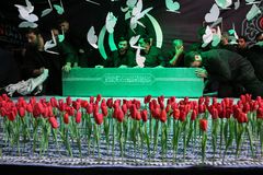 하메네이 시신 종교도시 곰 도착…장례 절차 계속