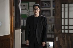 '전직 특수요원' 김부장과 참교육 나화진…전세계 안방 홀렸다[웹툰 원작 전성시대①]