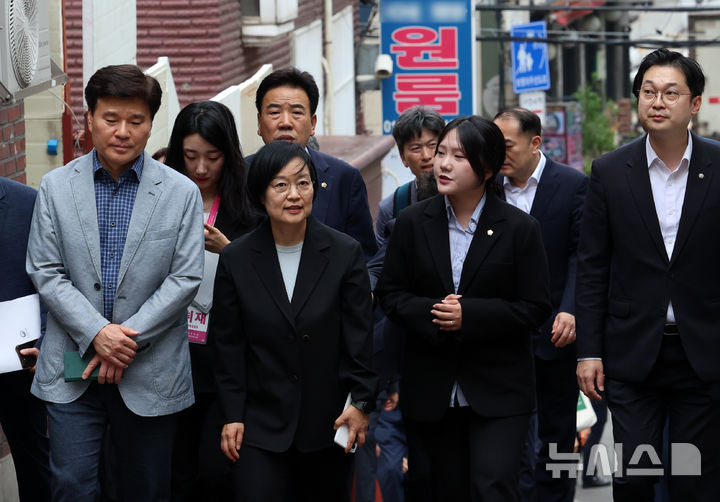 한성숙 총리, 취임 후 첫 주말 행보 '청년 주거 점검' [뉴시스Pic]