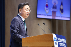 조국혁신당, 차기 당대표 후보자 신장식 단독 입후보…25일 전당대회 