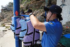 부산 비지정 해변 2곳서 구명조끼 무료 대여소 운영