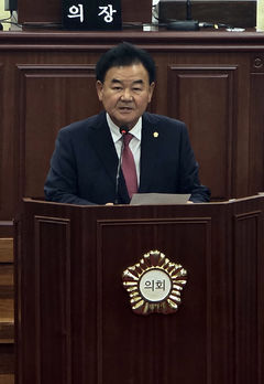 태백시의회 전반기 의장단 선출 '이변은 없었다'