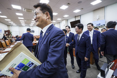 국회 국방위, 野 불참 속 첫 전체회의…與 김병주 간사 선임