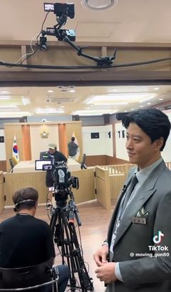 카페 닫은 이동건, 틱톡커 변신…"후원 감사하다"