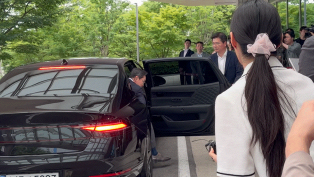 이재용 회장, 美선밸리로 출국…"AI 반도체 협력 주목"