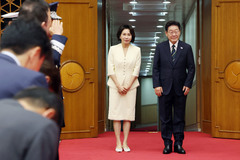 이재명 대통령, 나토 정상회의 참석 출국…"평화와 안보 역할 넓힐 것" [뉴시스Pic]