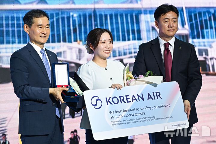 인천공항, 25년 만에 누적여객 10억 명 달성 [뉴시스Pic]