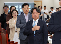 최저임금 노사 격차 '990원'…최임위원장 "가급적 오늘 마무리"
