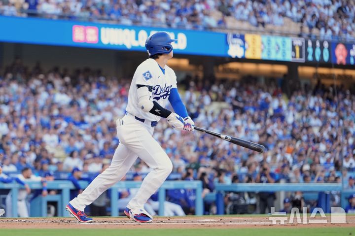 오타니, MLB 통산 300호 홈런 '아시아 선수 최초'