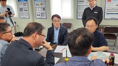 권익위, 강릉~제진 철도건설 공사 민원 현장 방문…피해주민 만나 해법 논의