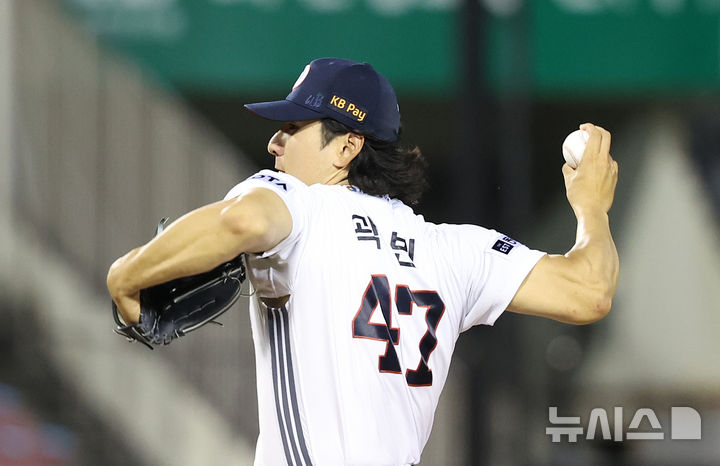 6회초, 역투하는 곽빈