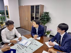 "국비 확보" 박지원 의원, 기획처 찾아 예결위원 첫 행보