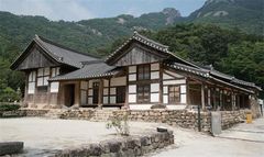 부안 내소사 관음보살 벽화·설선당과 요사 국가 보물 지정