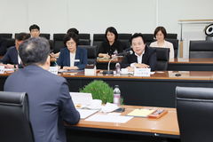 강기윤 창원시장, 취임 후 첫 기업 방문 'LG스마트파크'