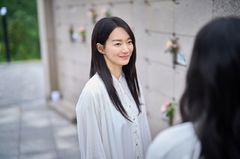 신민아 공포스릴러 '눈동자' 100만명 넘겼다