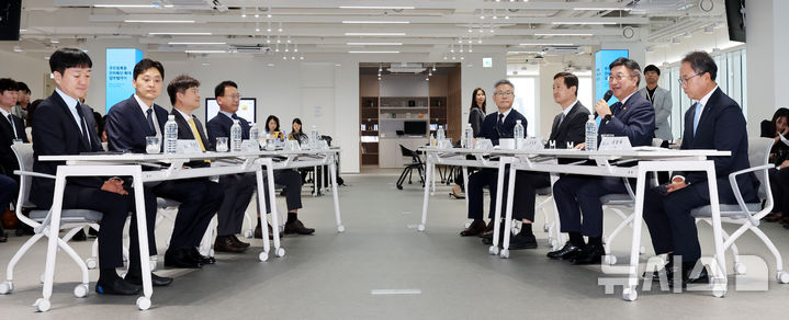 주민등록증 진위확인 확대 업무협약식, 인사말하는 윤호중 장관