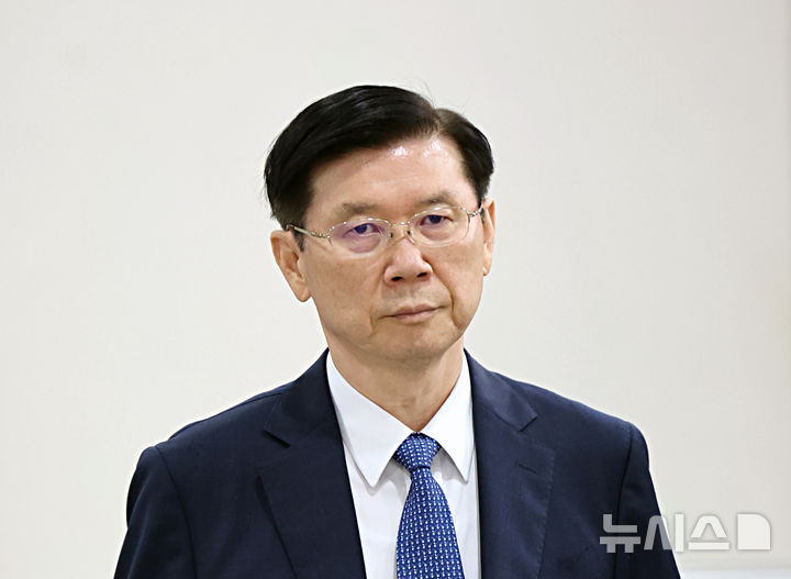 특검, 박종준 '비화폰 삭제' 2심서 징역 3년 구형…1심서는 무죄