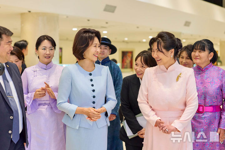 김혜경 여사, 몽골 영부인과 문화유산 관람 '친교' [뉴시스Pic]
