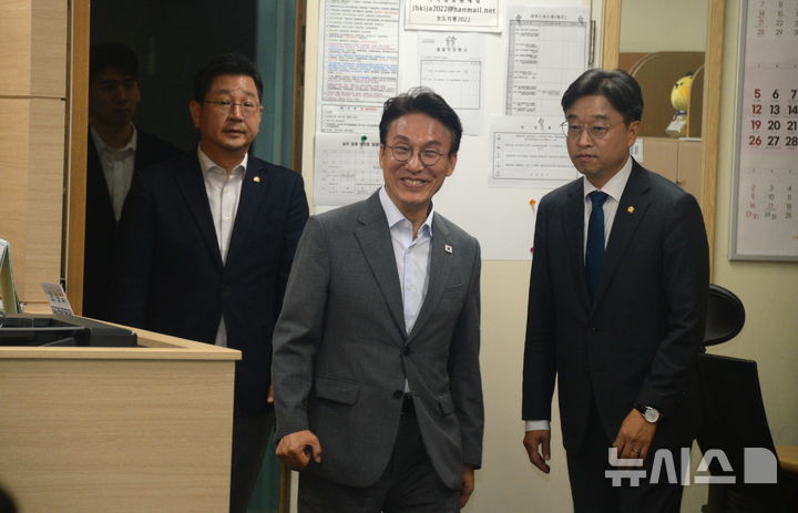 전북특별자치도 기자단과 간담회 나선 김민석 전 국무총리