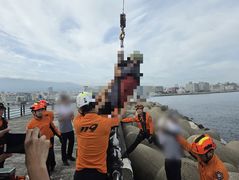 "테트라포드에 사람 빠졌다"…제주 방파제서 60대 구조