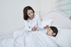 "한밤 중 불덩이 된 아이"…'소아고열' 대처법은?
