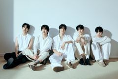 엔플라잉도 콘서트 장소 결국 변경…'개표소 봉쇄 시위' 장기화 여파