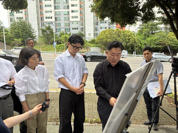 만덕IC 교통체증 살폈다…현장 간 한동훈, 점검도 회의도