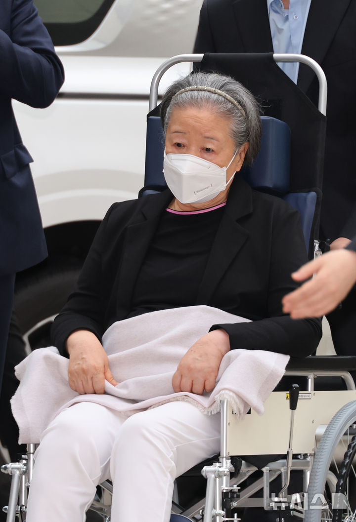 한학자 통일교 총재, 결심공판 출석