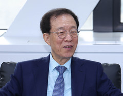 이석연 국민통합위원장 "이 대통령, 민주당 탈당해야…지금이 적기"