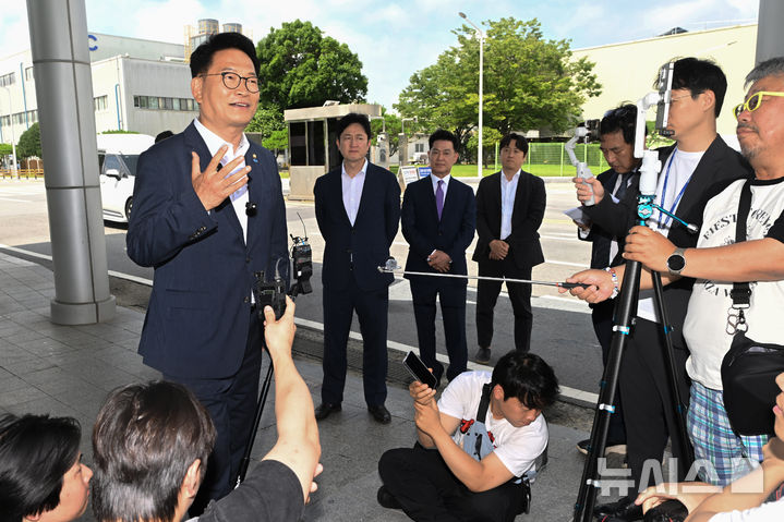 삼성 광주 사업장 둘러본 송영길 백브리핑